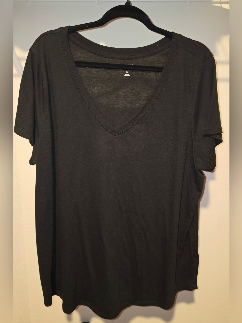 torrid Black V-Neck Short Sleeve Tee
